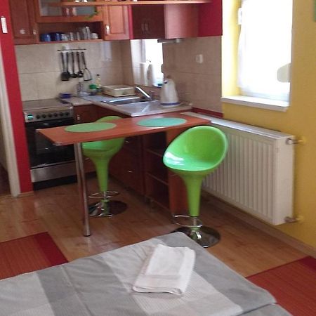 Mediterrán Szállás Gyula Esterno foto