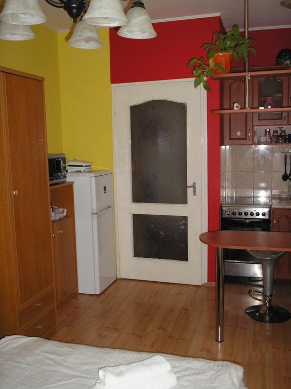 Mediterrán Szállás Gyula Esterno foto