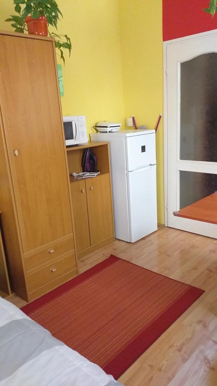 Mediterrán Szállás Gyula Esterno foto