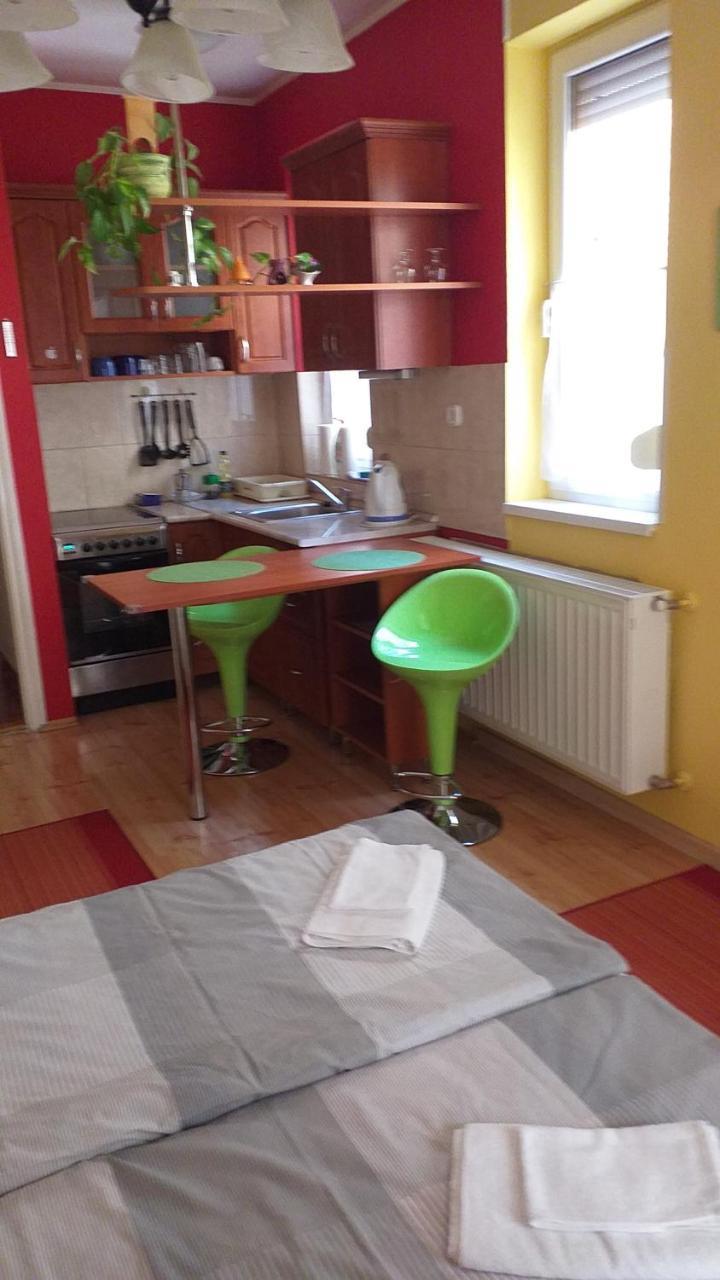 Mediterrán Szállás Gyula Esterno foto